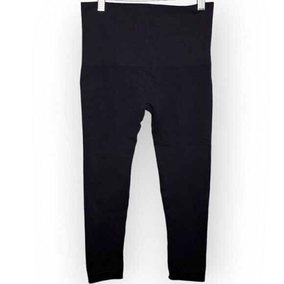 SPANX Seamless Cropped Legging in Black size Medium - Picture 1 of 6
